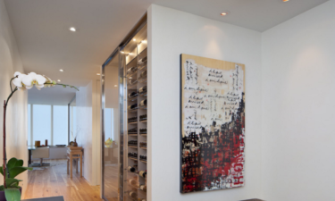 4 Fun Ways to Add Pops of Color to a White Room