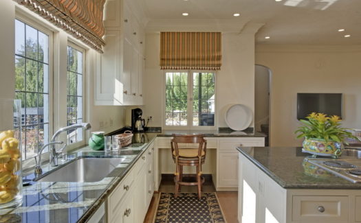 Can cabinets be repainted or refinished?