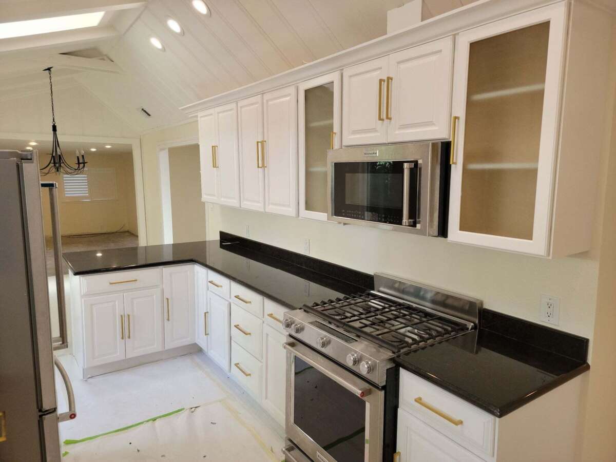 The Complete Guide to Cabinet Painters in Oakland & the Bay Area